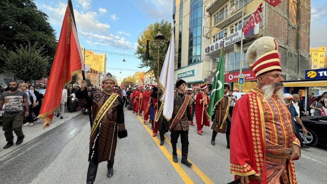 26. Malatya Kültür, Sanat Etkinlikleri ve Kayısı Festivali kortej yürüyüşüyle başladı