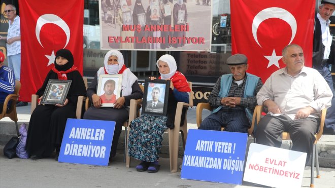 Muşlu aileler DEM Parti önündeki eylemlerini sürdürdü