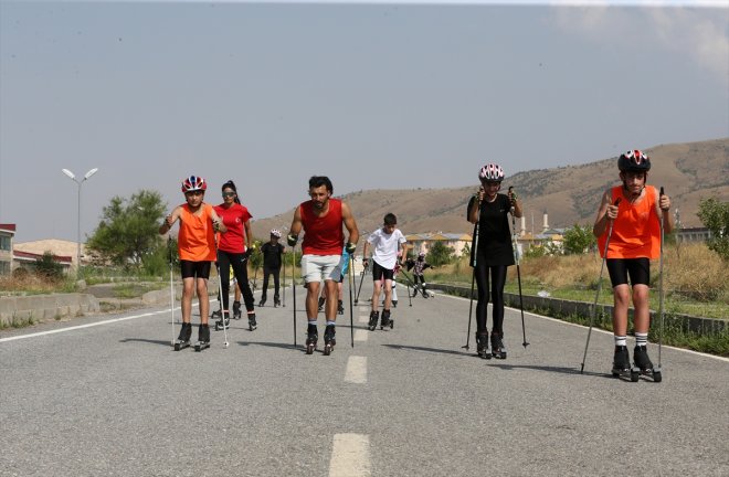 MUŞ Muşlu yazın engel kayakçılara, sıcağı değil - 11