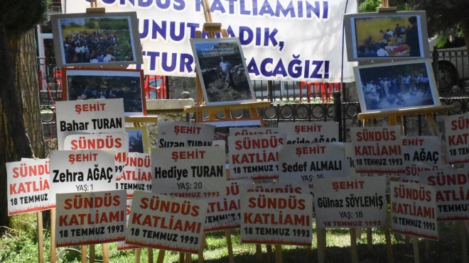 Van'da Sündüz Yaylası'nda şehit edilen 24 kişi törenle anıldı