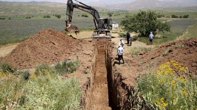 Hakkari'de kazı çalışmalarıyla deprem üretme potansiyeli olan fay hattı araştırılıyor