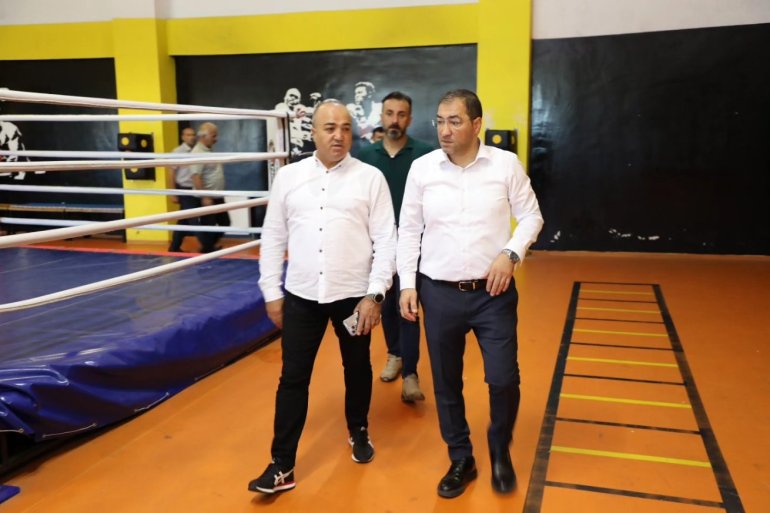 Ağrı Gençlik ve Spor İl Müdürlüğü, 2 bin 500 kişilik spor salonunu yeniliyor2