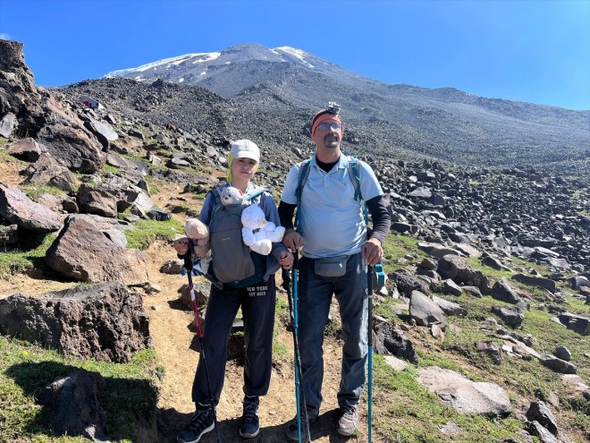 tırmandı zirvesine öğrencisi Meryem, Lise Dağı