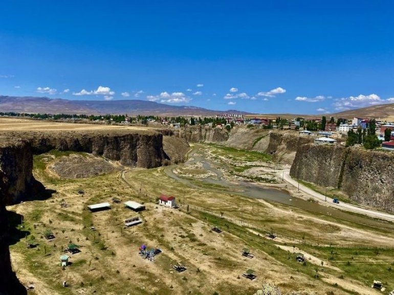 Dik yamaçlarıyla doğunun Ihlara Vadisi Murat Kanyonu ziyaretçilerini ağırlıyor3