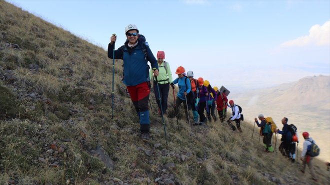 Turizme açılan Ağrı Tek Dağı