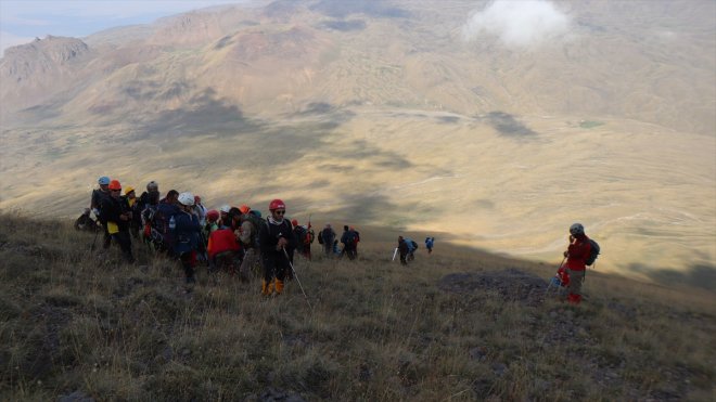 Turizme - IĞDIR Zirvede Tek Üç Küçük açılan Ülke Dağı