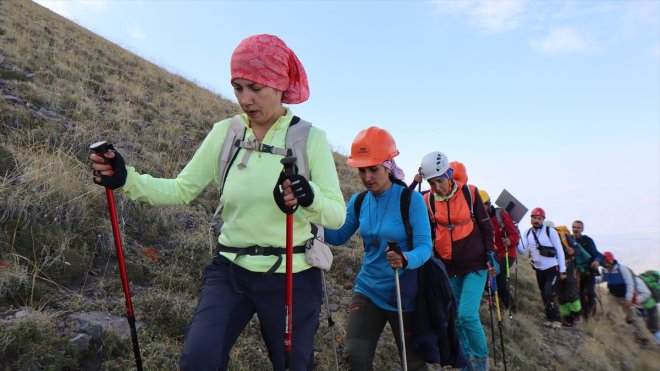 Üç - Ülke Küçük IĞDIR Tek açılan Turizme buluştu Ağrı Dağı