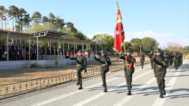 Tatvan'daki 10. Komando Tugay Komutanlığında devir teslim töreni düzenlendi