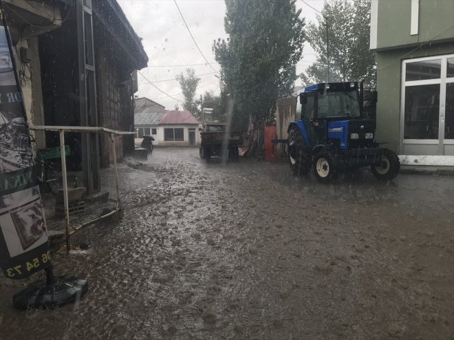 sağanak ve dolu etkili oldu Ağrı