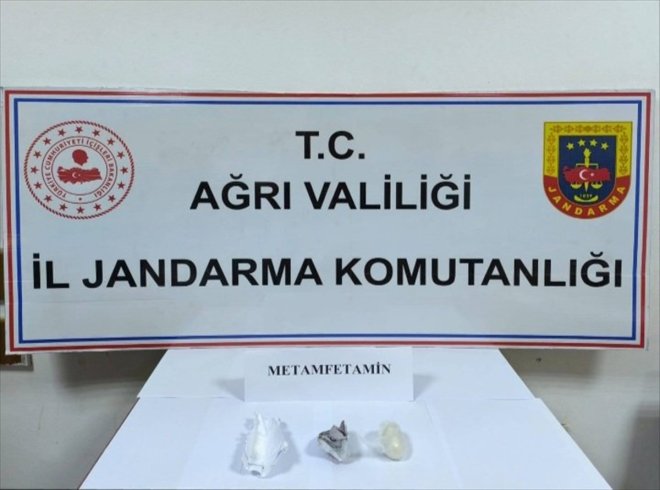 Ağrı'da uyuşturucu operasyonunda 3 zanlı tutuklandı