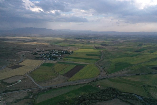 modern çeşitlilik verim ve AĞRI Yazıcı artıyor sulama imkanlarıyla tarımda sağladığı Barajı