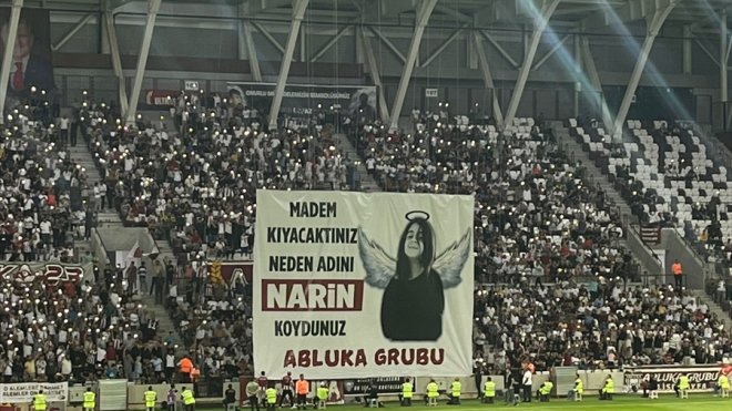 Çimentaş Elazığspor-Nazillispor maçında 'Narin' için pankart açıldı