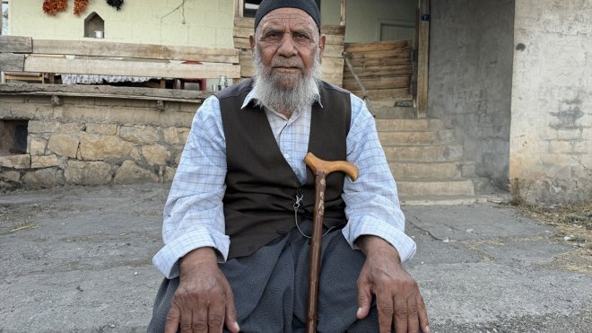 KORE GAZİLERİ YAŞADIKLARINI ANLATIYOR - Elazığlı gazi Bozo Kemerli, Kore yolculuğunu dün gibi hatırlıyor