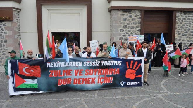 Erzurum'da hekimler ve sağlık çalışanları Gazze için 'sessiz yürüyüş' yaptı