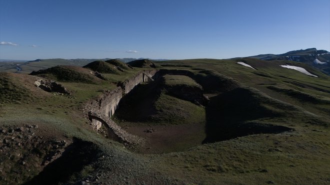 Erzurum'un tarihi Büyük Palandöken Tabyası bir asrı aşkındır ayakta duruyor