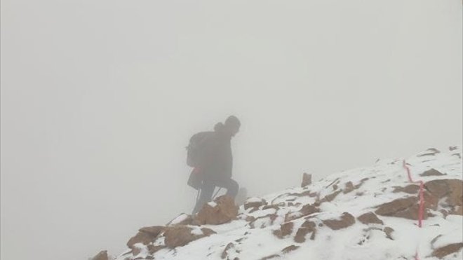 Hakkari'de Cilo Dağı'na tırmanan dağcılar kara yağışına yakalandı