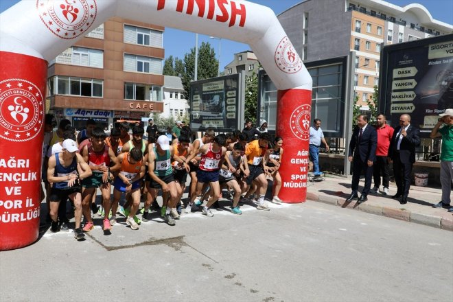 Kulüpler Karmaları İl Türkiye İshak Dağ Paşa Şampiyonası ve Koşusu 8