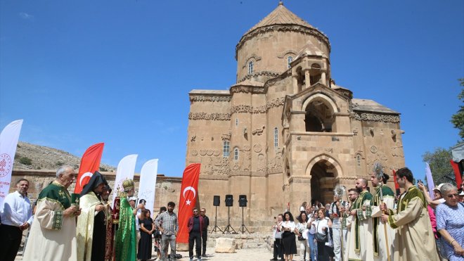 Akdamar Kilisesi'nde yapılan 12. ayin sona erdi