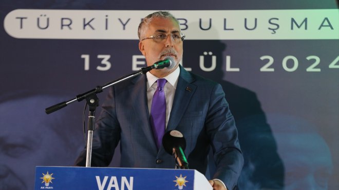 Çalışma ve Sosyal Güvenlik Bakanı Işıkhan, Van'da 'Üç Kademe Vefa Buluşması'nda konuştu: