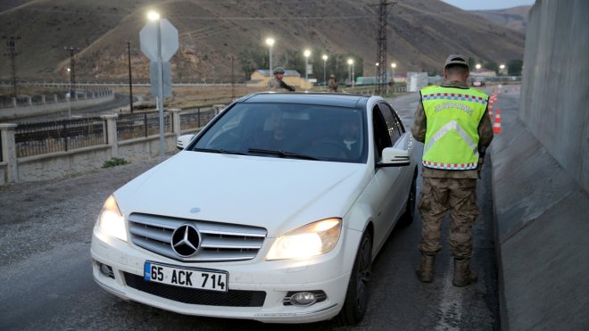 Van'da sınır hattında düzensiz göçle mücadele sürüyor