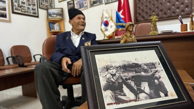 KORE GAZİLERİ YAŞADIKLARINI ANLATIYOR - Kore Savaşı'nda yaralanarak 28 gün hastanede yatan gazi, iyileşince cepheye koşmuş