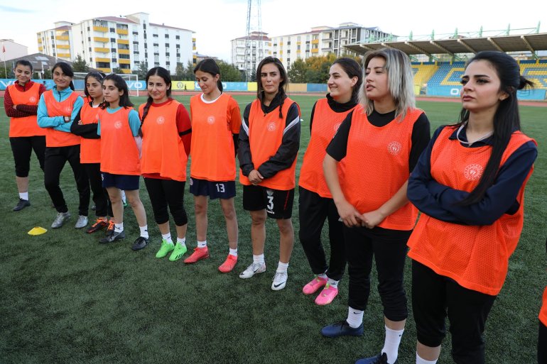  Ağrı Aile ve Sosyal Politikalar Gençlik ve Spor Kulübü Kadın Futbol Takımı4