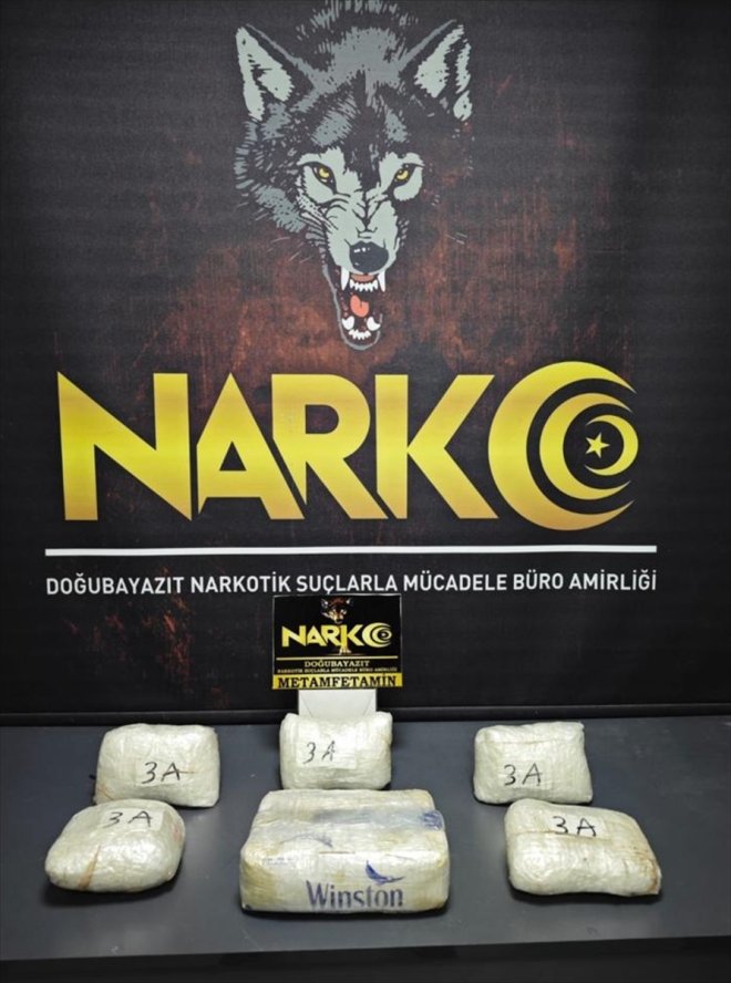 Ağrı'da 8 kilo 100 gram sentetik uyuşturucu ele geçirildi