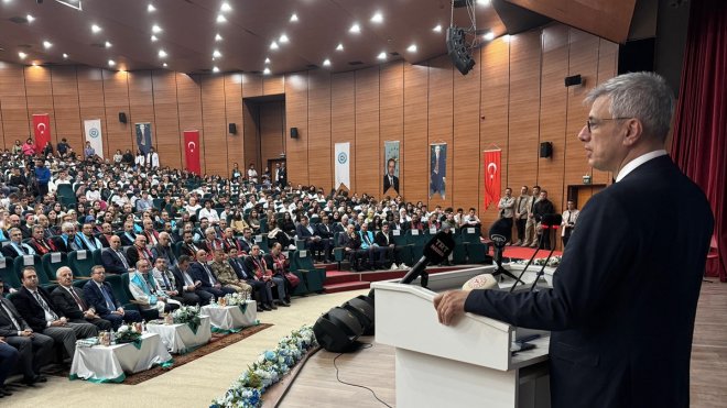 Bakan Memişoğlu, Kafkas Üniversitesi Akademik Yılı Açılış Töreni'nde konuştu: