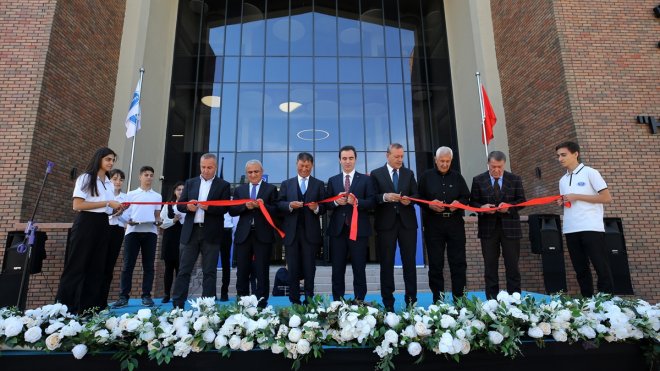 Bitlis'te İngilizce ve Çince eğitimin verildiği Özel Eren Fen ve Teknoloji Lisesi açıldı