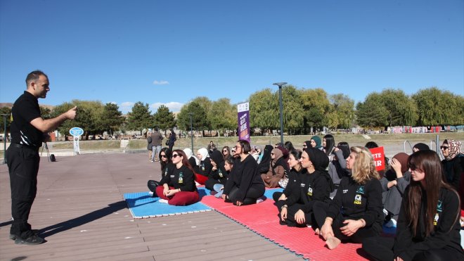 Diyarbakırlı kadınlara Bitlis'te savunma eğitimi verildi