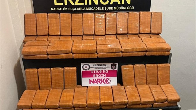 Erzincan'da bir kamyonda 119 kilo 600 gram eroin ele geçirildi