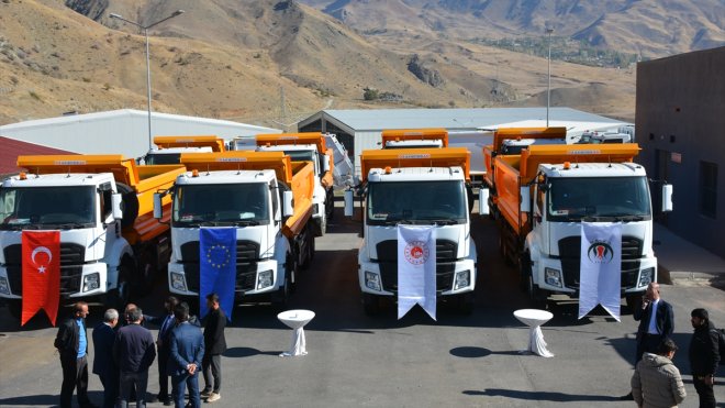 Hakkari'de temizlik işlerinde kullanılacak 37 araç hizmete alındı