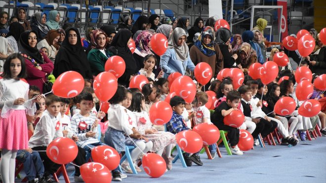 Malatya'da '100. Yılda Çocuklarımızla 100 Şenlikte Buluşuyoruz' etkinliği yapıldı