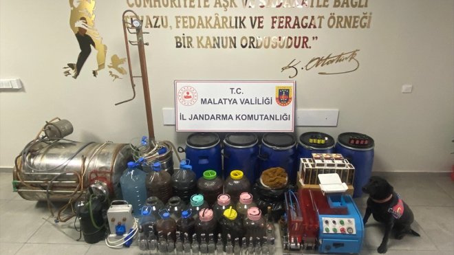 Malatya'da kaçak içki operasyonunda 3 şüpheli yakalandı