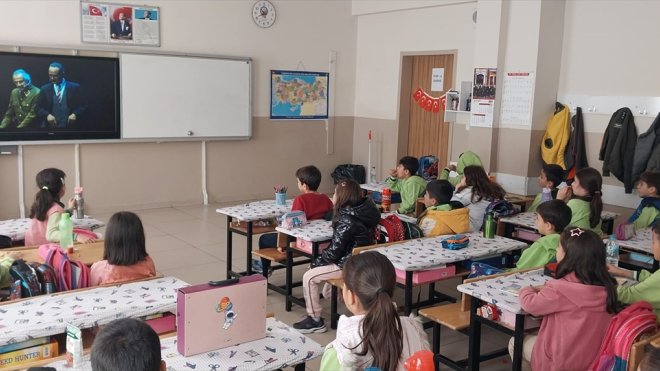 Malatya'daki okullarda cumhuriyet konulu film izletildi