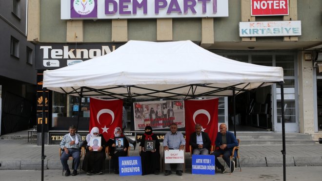 Muş'ta DEM Parti binası önünde eylem yapan aile sayısı 47'ye yükseldi