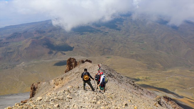 Dağı Küçük dağcıları açılan ağırlıyor Turizme Ağrı 5