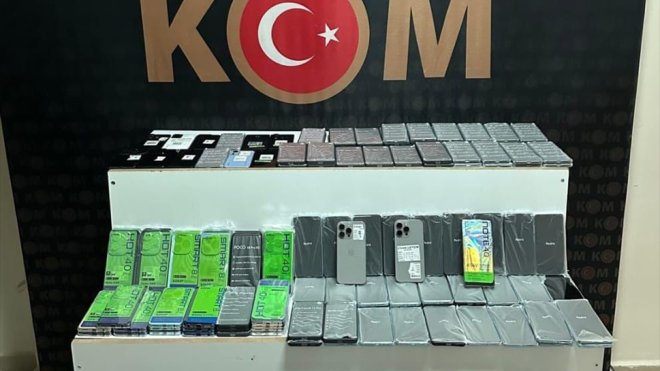 Van'da 178 kaçak cep telefonu ele geçirildi