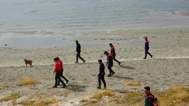 Van'da kaybolan üniversite öğrencisini arama çalışmaları sürüyor