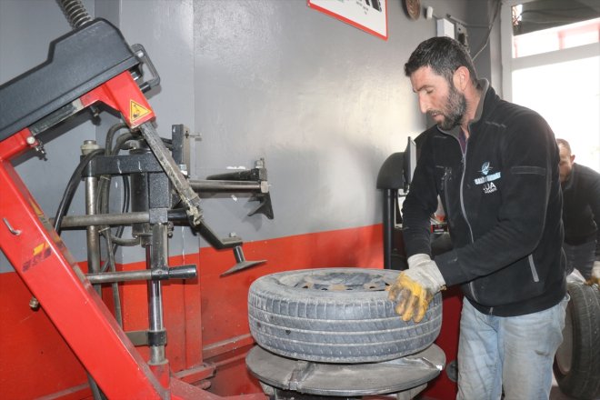 uygulaması yoğunluk çekilen öne zorunlu nedeniyle yaşanıyor lastikçilerde kış lastiği Ağrı