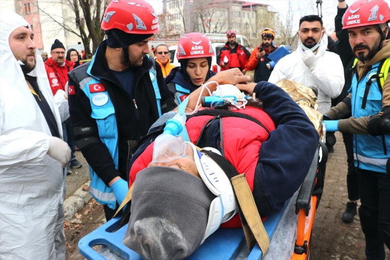 Arama kurtarma ekipleri Ağrı