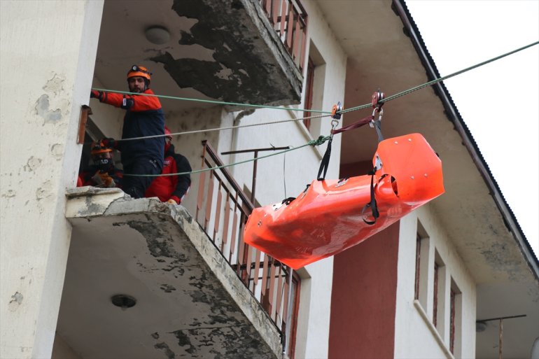 Arama kurtarma ekipleri Ağrı