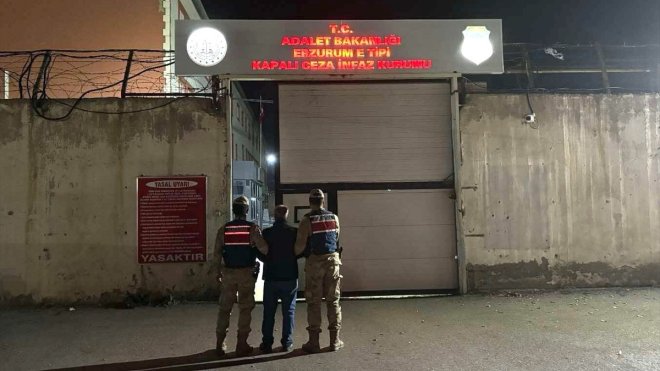 Erzurum'da firari hükümlüler ile aranan şüpheliler ekiplerin çalışmalarıyla yakalandı