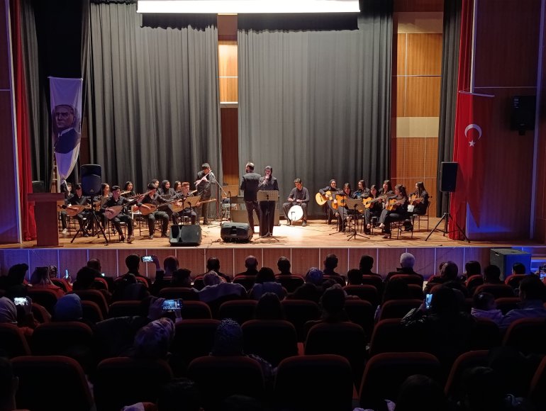 Ağrı Erol Parlak Güzel Sanatlar Lisesi