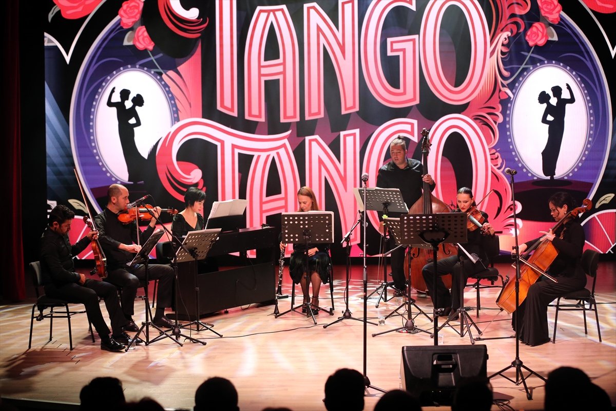 Ardahan'da 1. Anadolu Opera ve Bale Festivali, "Tango Tango" gösterisiyle sona erdi