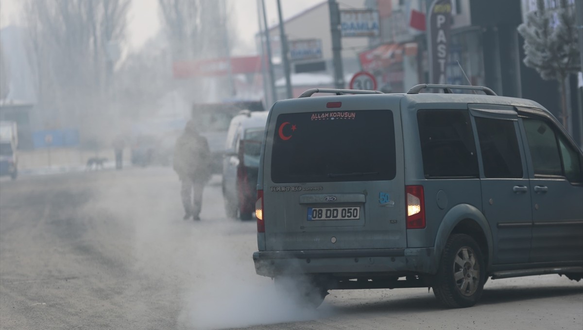 Ardahan sıfırın altında 23,3 dereceyle Türkiye'nin en soğuk ili oldu