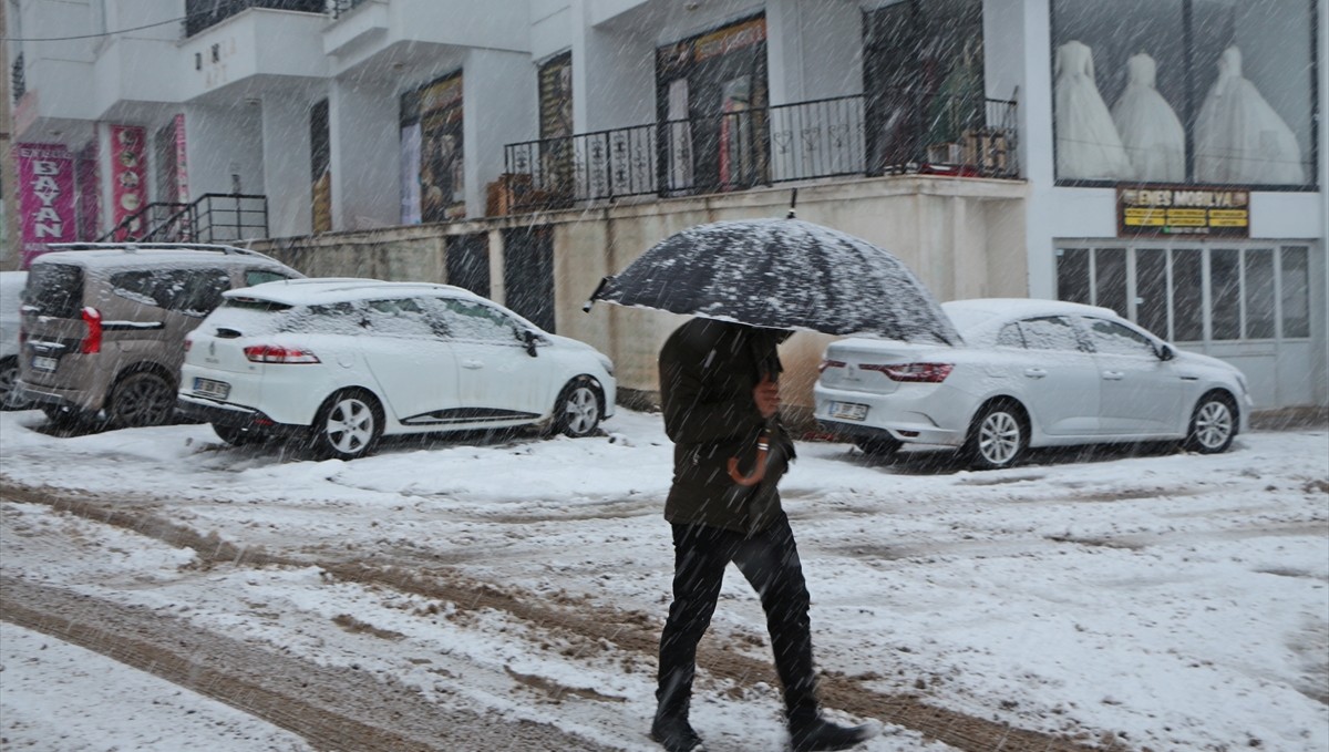 Bingöl'de kar yağışı etkili oldu