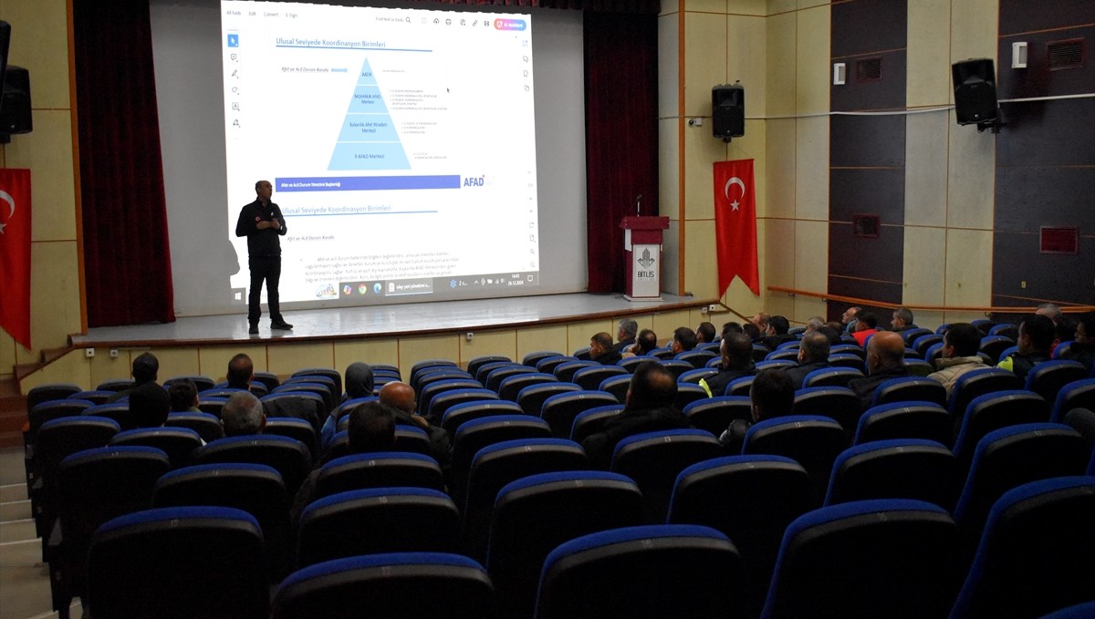 Bitlis'te kurumlardaki ekiplere koordinasyon eğitimi verildi