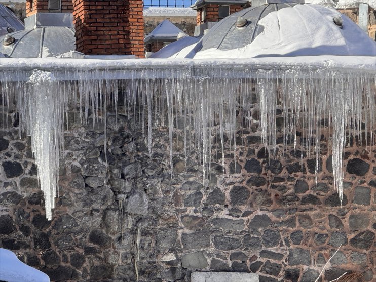 Erzurum, Ağrı, Ardahan ve Kars'ta dondurucu soğuk etkili oluyor