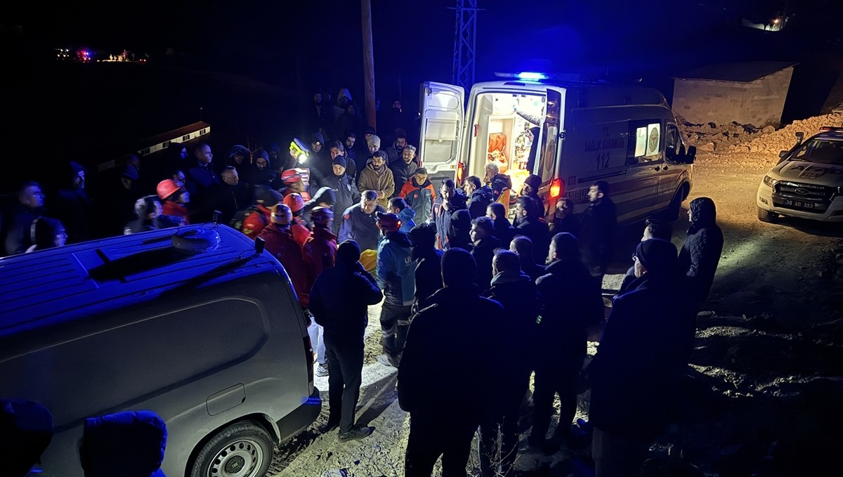 Hakkari'de kayalıklardan düşen kişi hayatını kaybetti